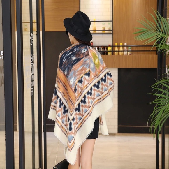 New!! Geometric Print Southwestern Blanket Scarf - Picture 6 of 6